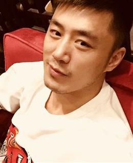 卓卓其华的头像