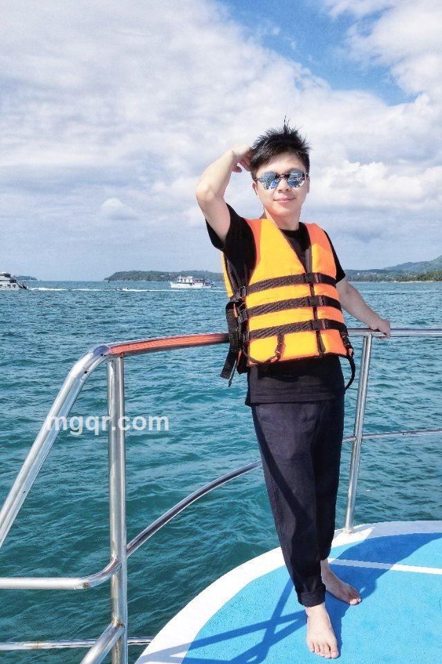 Holywife 微的头像