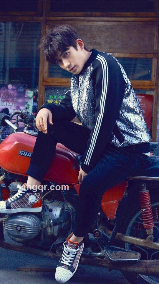 独自莫凭栏的头像