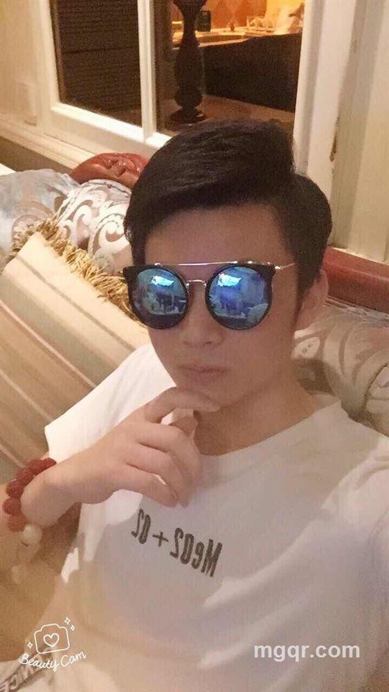 迷恋酒精的头像