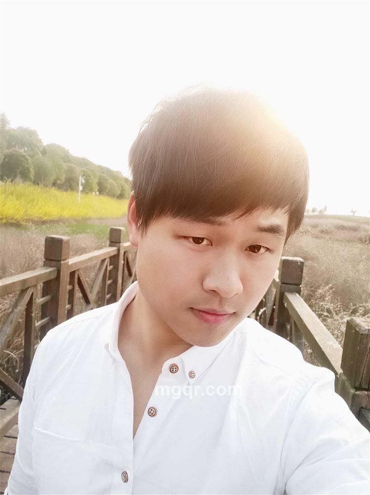 弯月到天明的头像