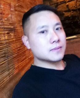 樱花树下的等待的头像