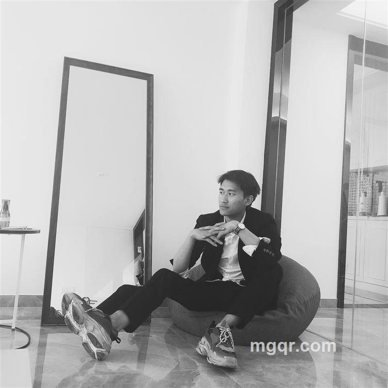 需要人陪的头像