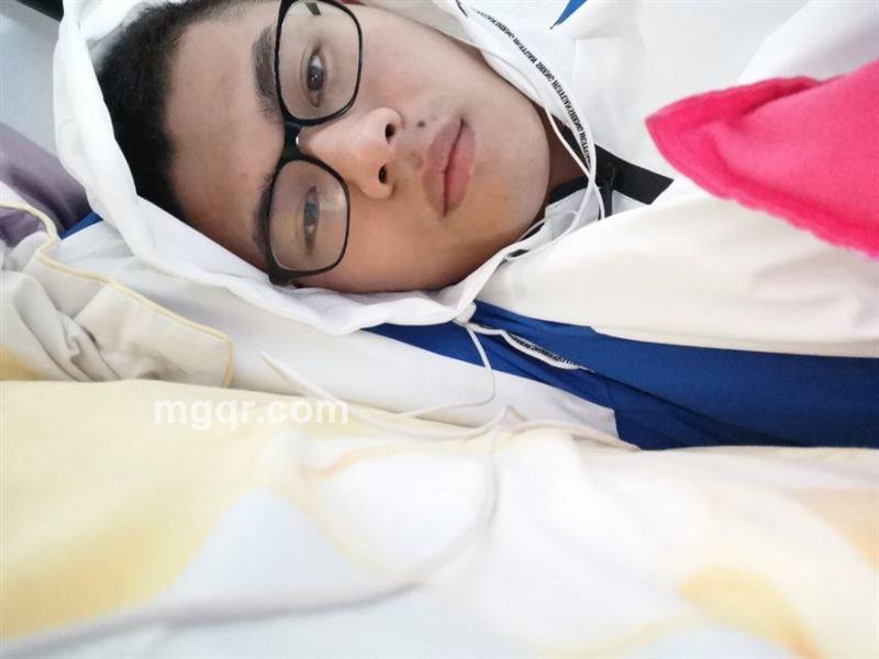裂缝中的阳光的头像