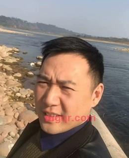 贪吃的小强的头像