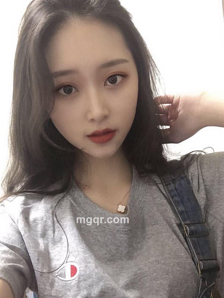 一朵朵玫瑰花的头像