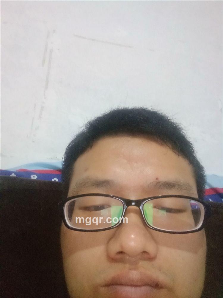 寂寞的男孩想女人的头像