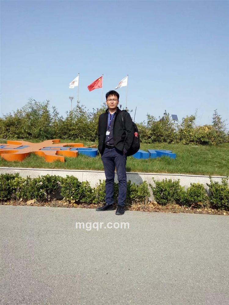 爱笑的男人的头像