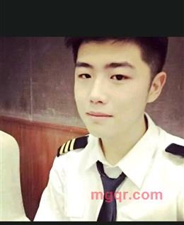 十月的男人的头像