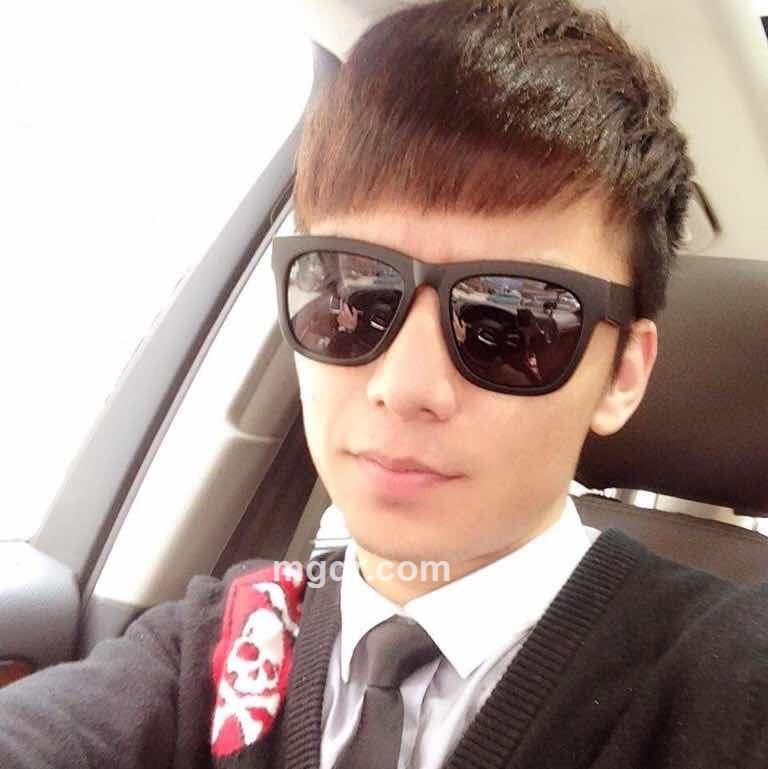 搁浅的水的头像