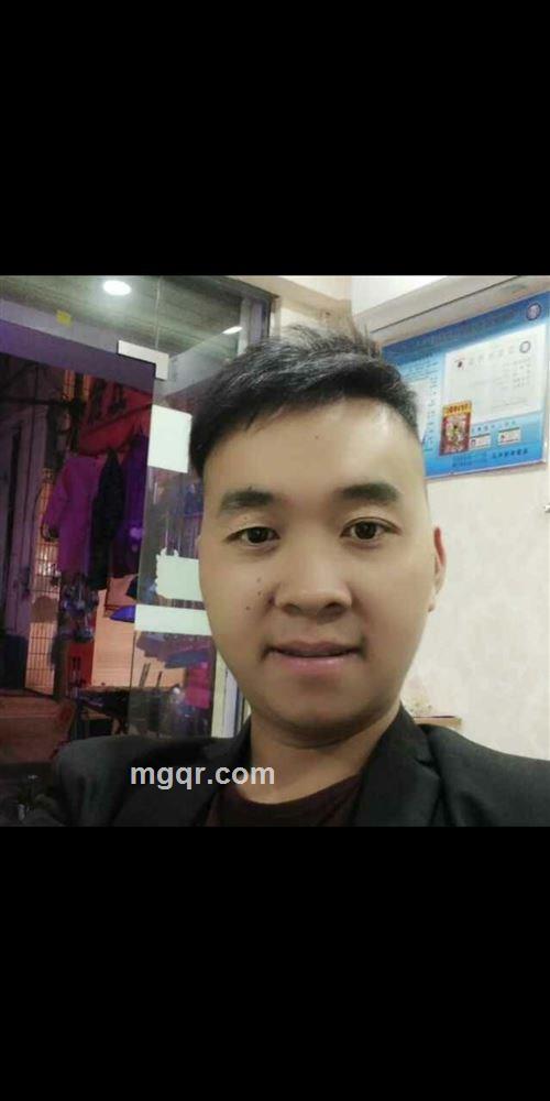 初吻给的烟的头像