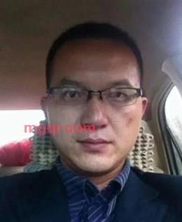 无助的男人的头像