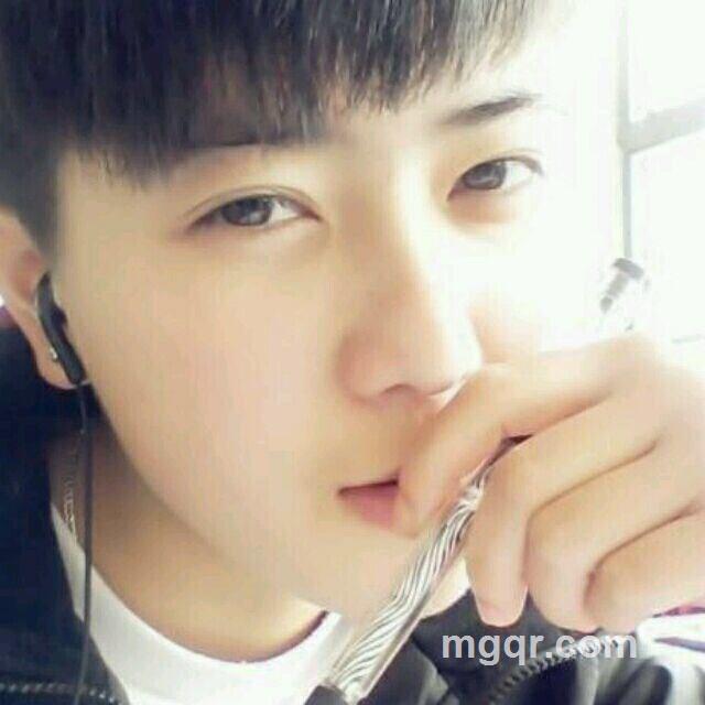 日穿钢板的头像