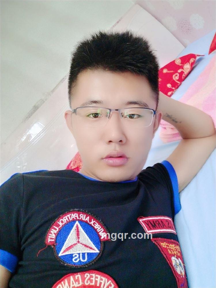 小哥哥寻找夫妻做情人的头像