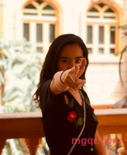 枫叶树下的头像