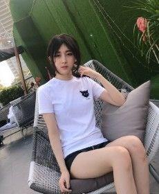 比比心疼自己的头像