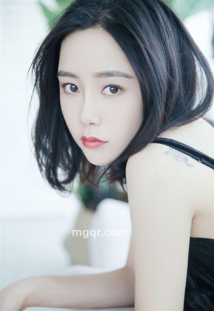 黑色调的诱惑的头像