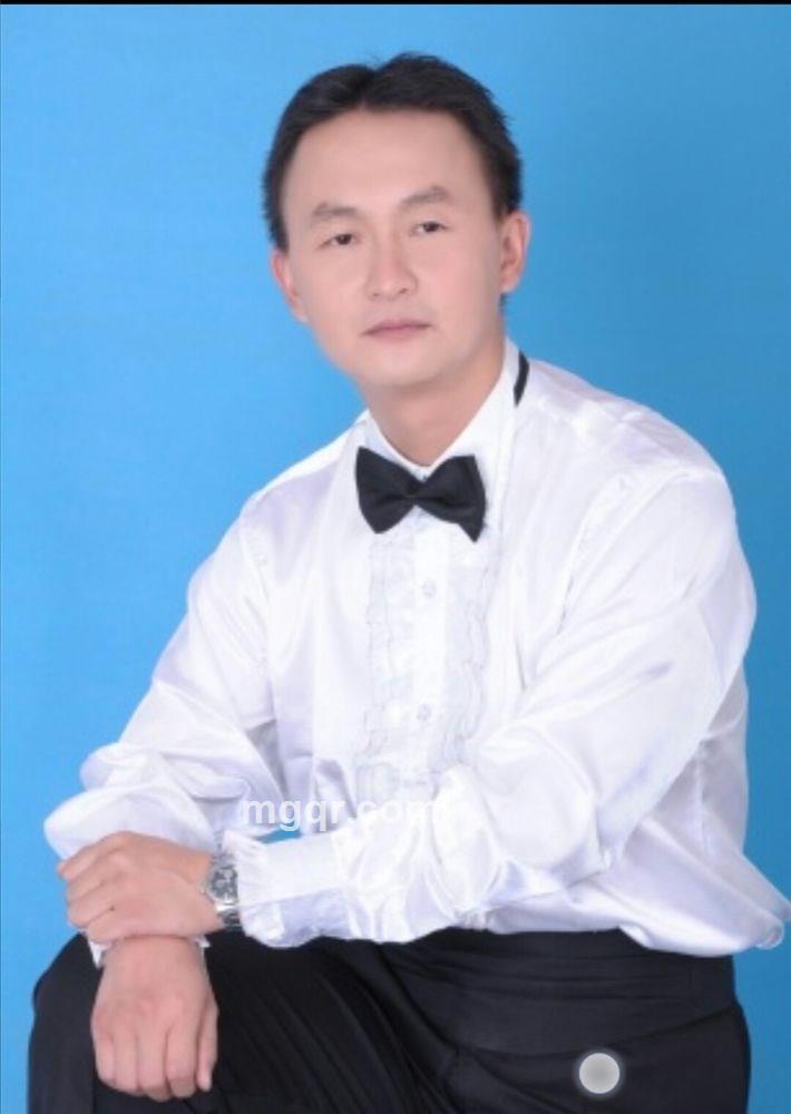 爱你不是两三天的头像