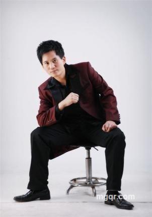 爱你不是两三天的头像