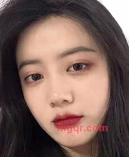 卖chenzi的小女孩的头像