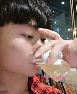 好想找个人帮我的头像