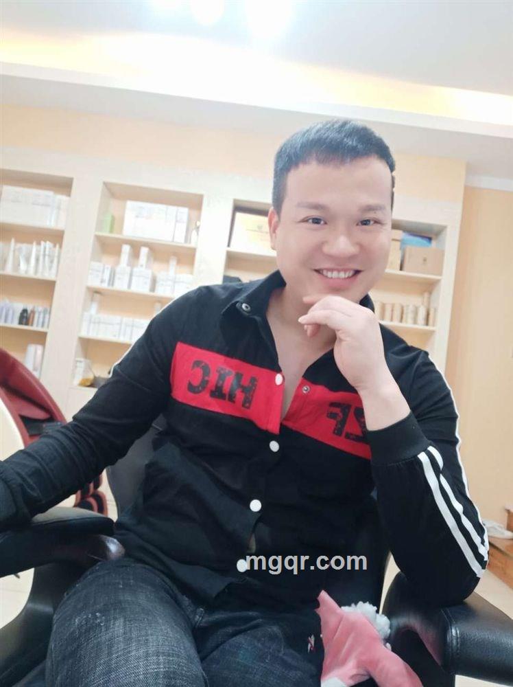 大女人小男人的时代的头像