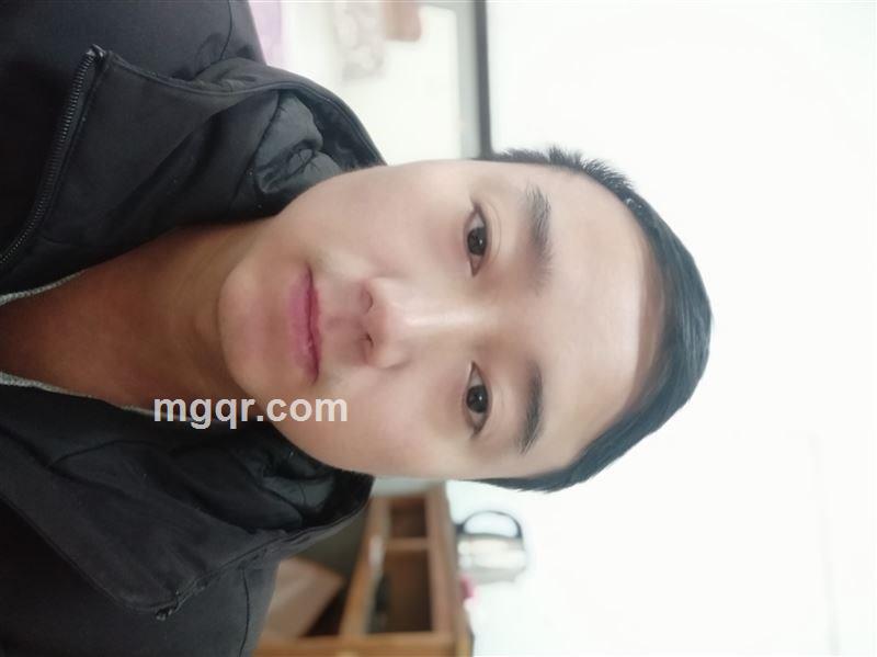 长睫毛男孩的头像