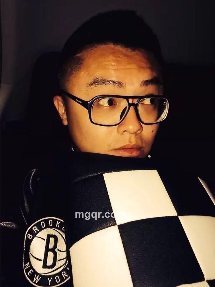 李奔奔灬的头像