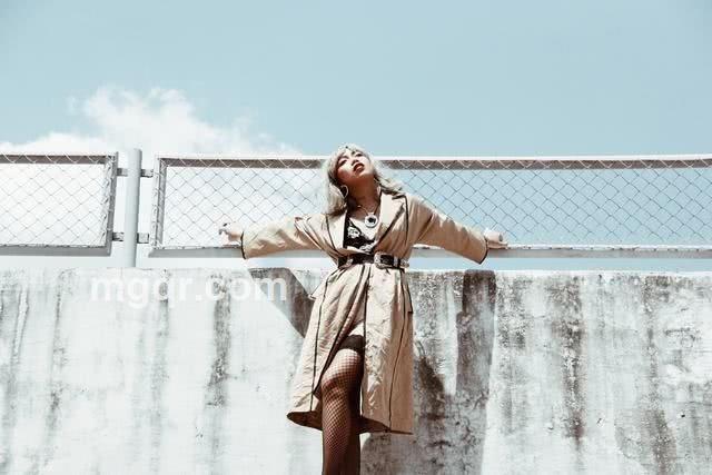 霓婧白洁的头像