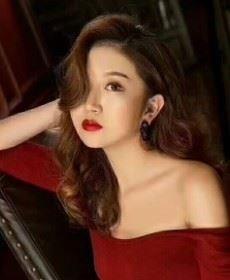 爱吃草莓的萝莉