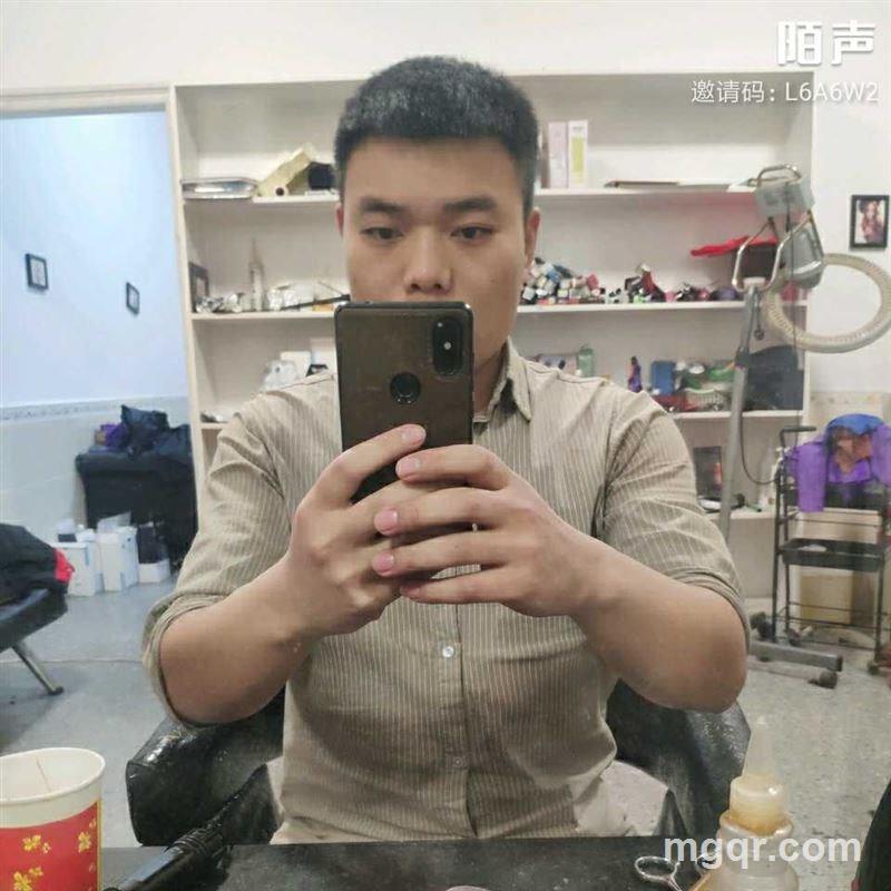 颤抖的大公鸡的头像