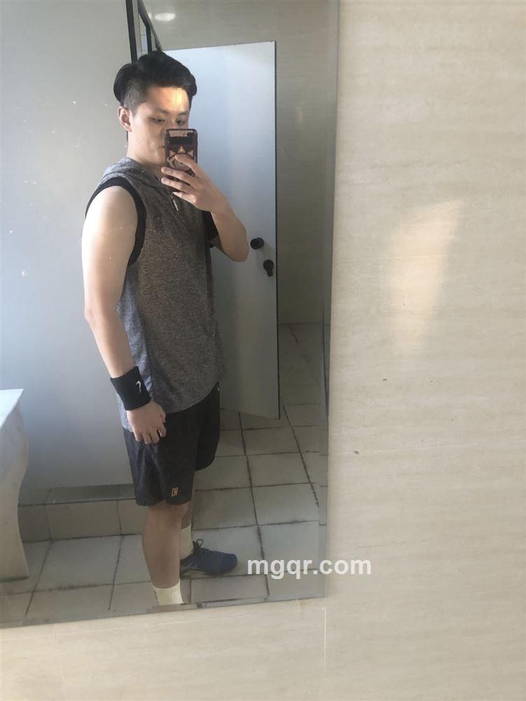 热情相拥的头像