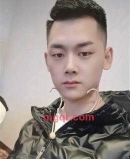 宽厚的臂膀所在的头像