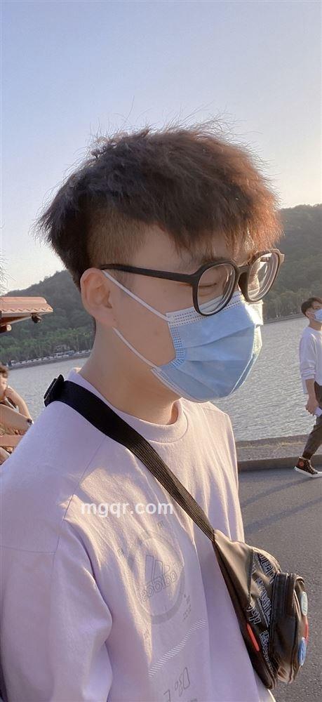 满树玉瓣多傲然的头像