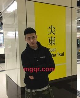 hello，小逸先生的头像