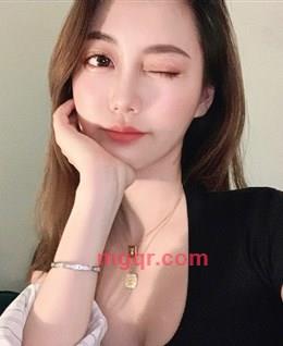 阳光小镇与少女的头像