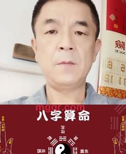 青岛算命男人的头像