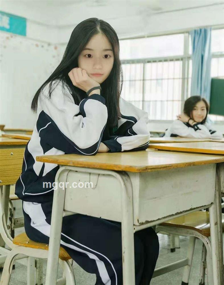 夜幕晚霞的头像