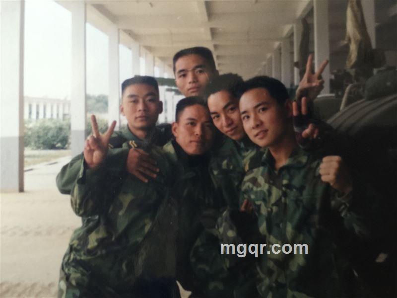 飞机不会飞的头像