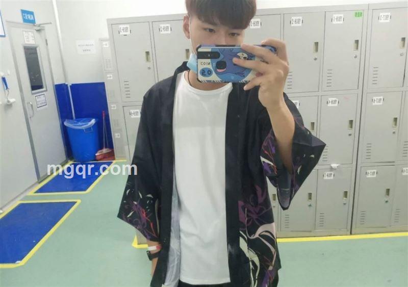 末年时间分割成了对角的头像