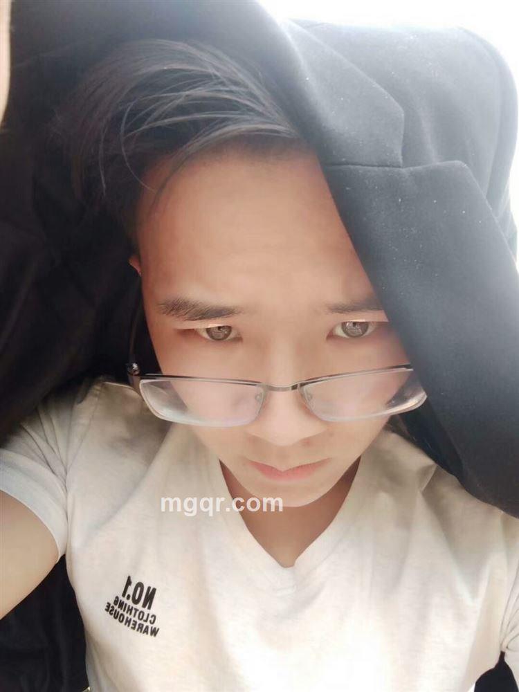 一个摔气的人的头像