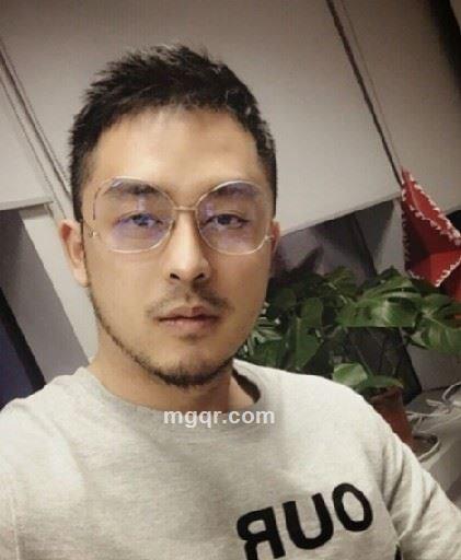 骑着蜜蜂嗷嗷飞的头像