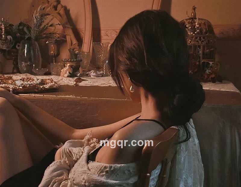 等待绽放的头像