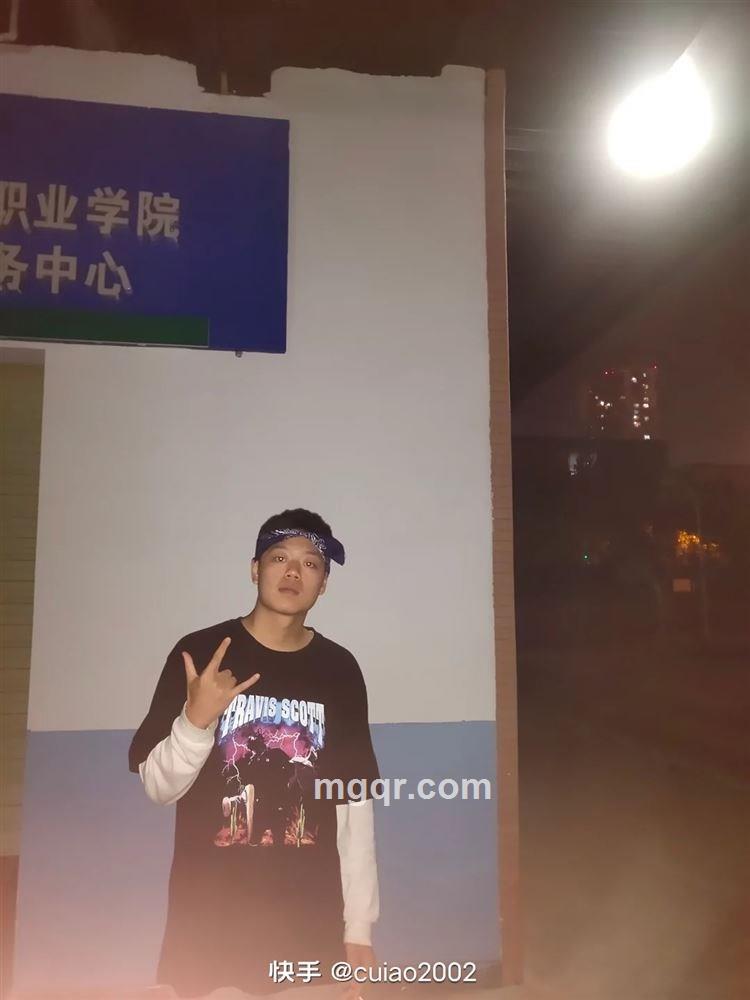 书也沾了酒气的头像