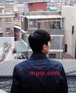 真诚简单优男的头像