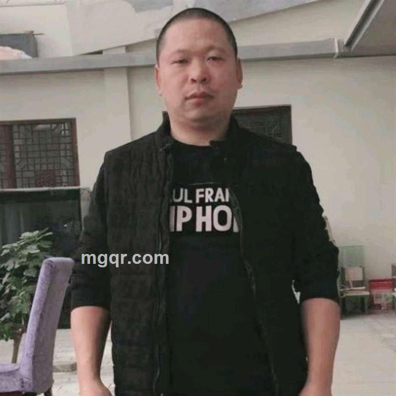 风雨中的老船长的头像
