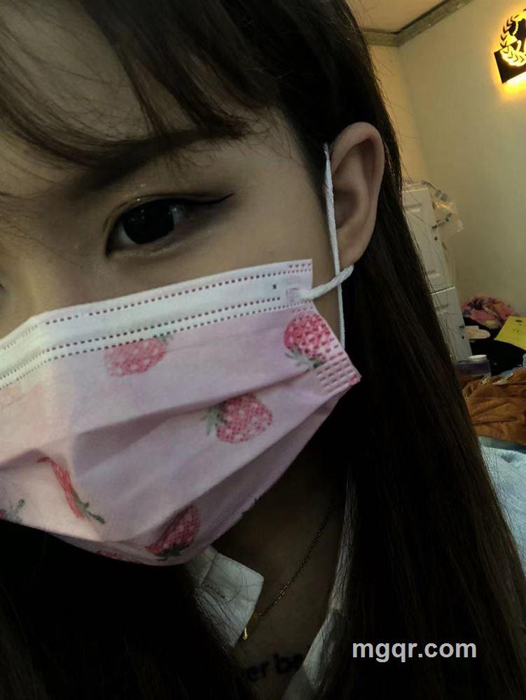 你比月亮温柔的头像