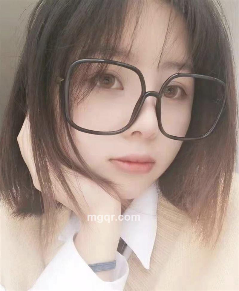 草莓味软糖的头像