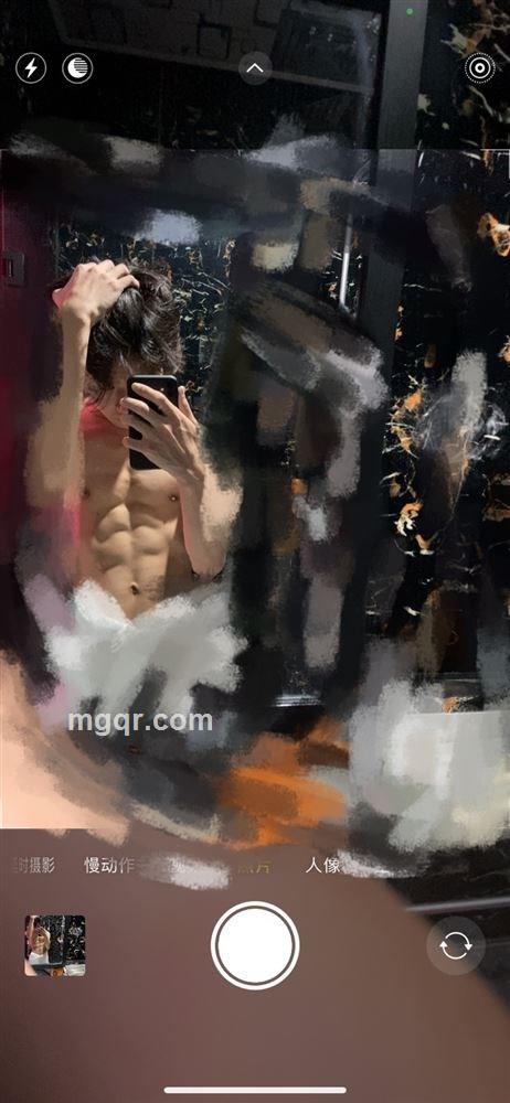 腹肌大弟弟的头像