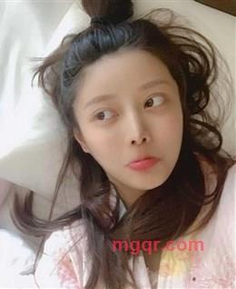 校花爱臭美的头像